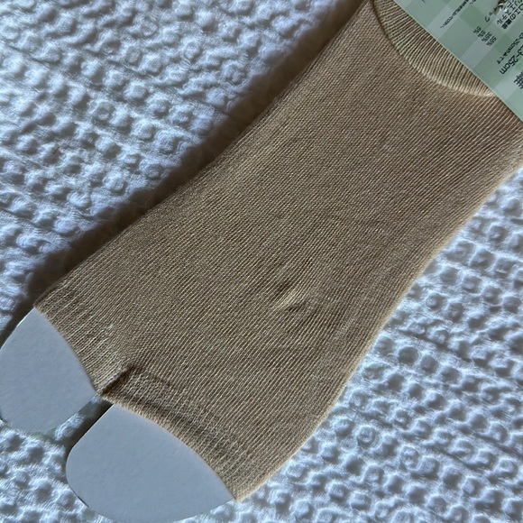 4/$10 NWT Silicone non slip sock liners - Picture 3 of 3